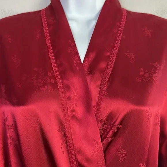 NEW Jones New York Solid Satin Jacquard Robe in Red Size L/XL Attached Belt Soft